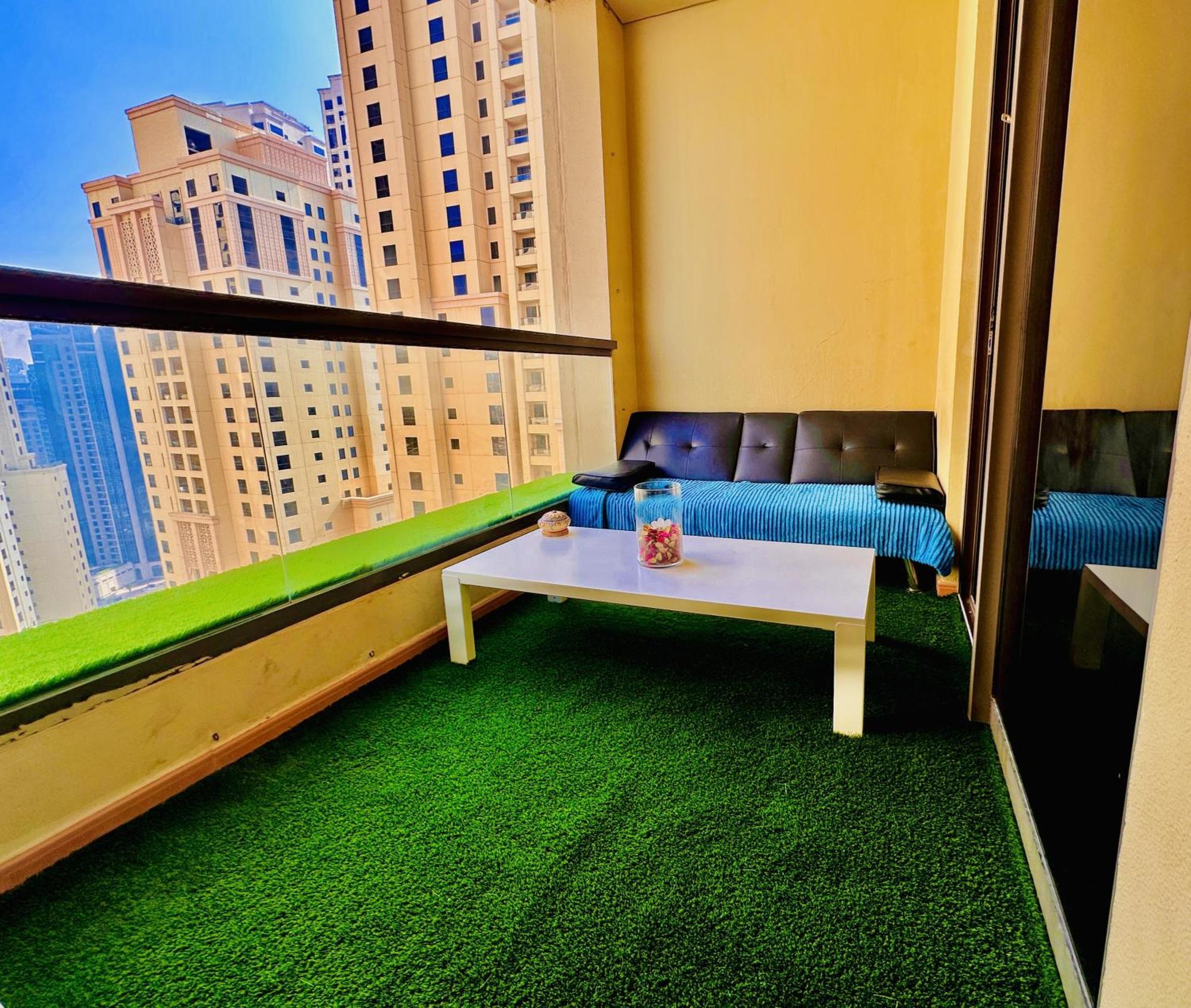 The Aero Hostel Dubai Buitenkant foto