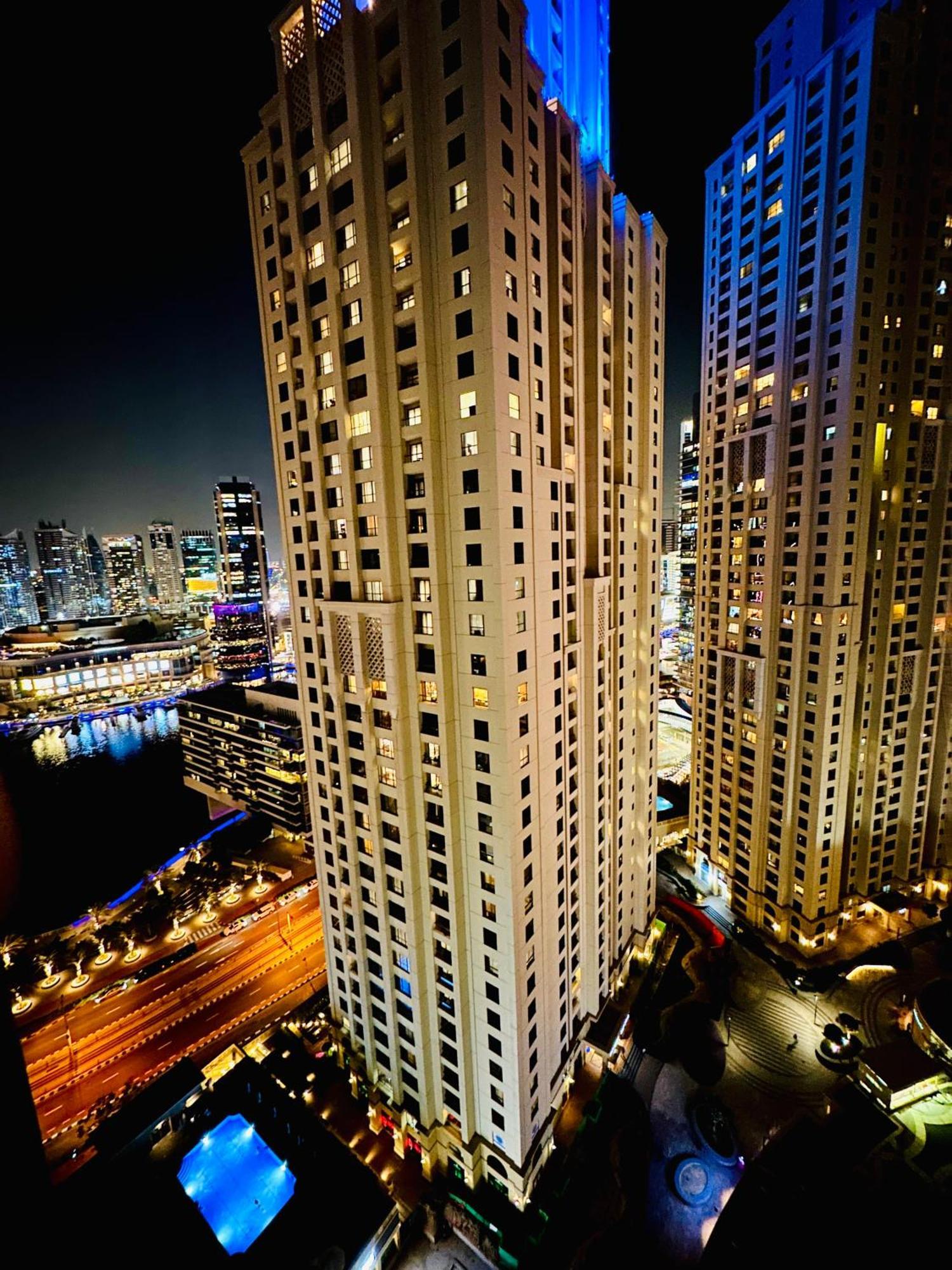 The Aero Hostel Dubai Buitenkant foto