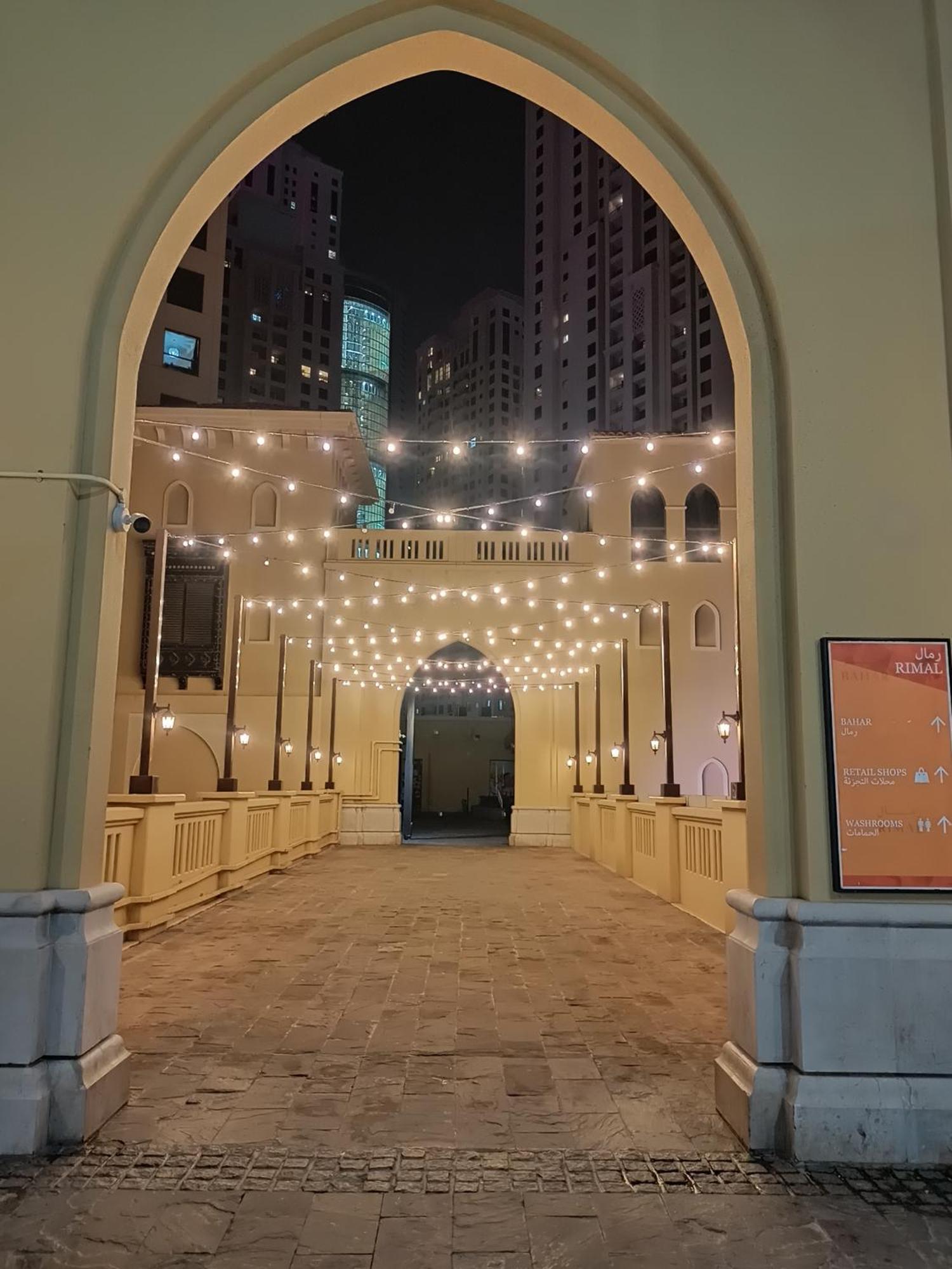 The Aero Hostel Dubai Buitenkant foto